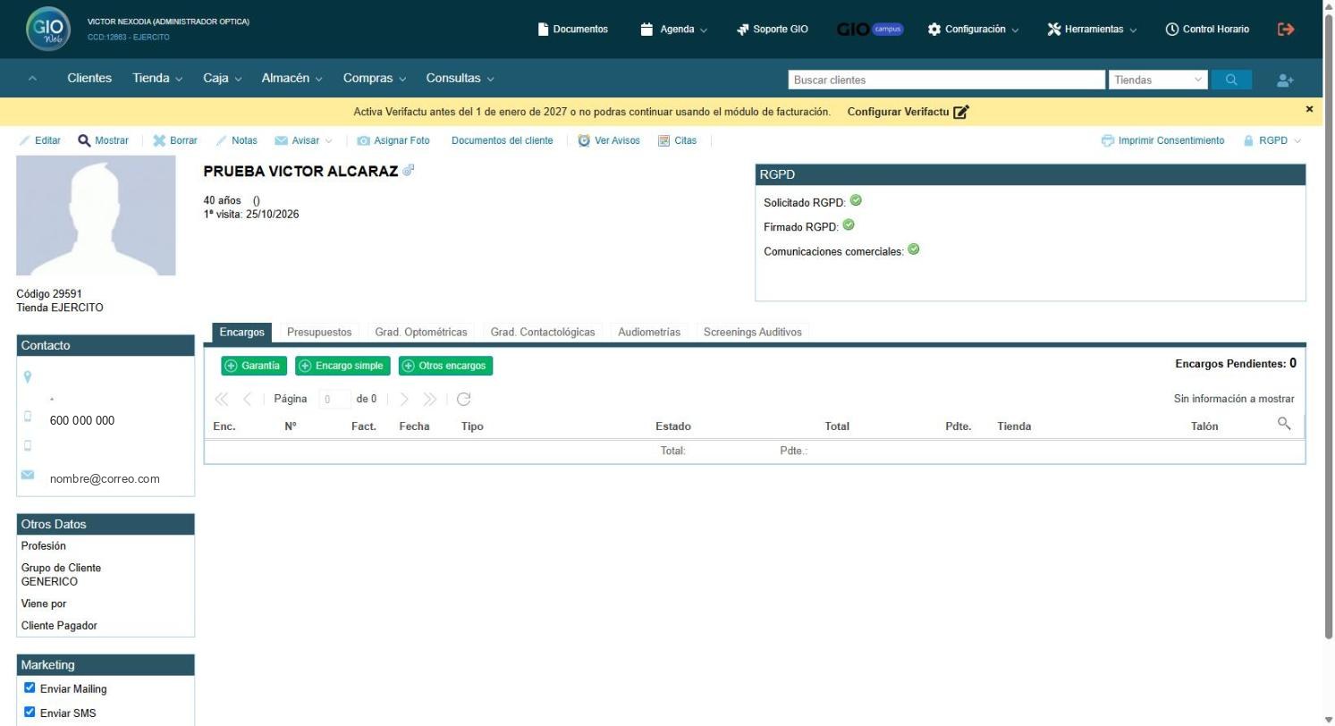 Ficha del cliente recién creado en GIO, con su código, el móvil y el correo en Contacto y el RGPD firmado con comunicaciones comerciales